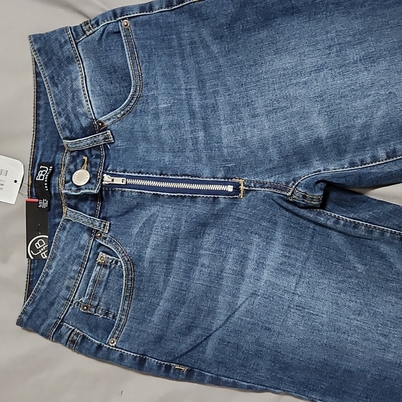 Jeans - Picture 3 of 5